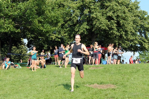 der Coach beim Zieleinlauf - Platz 2. gut gemacht! der Coach beim Zieleinlauf - Platz 2. gut gemacht!
