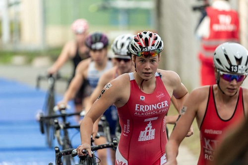 Sophie Schumann noch mitten in der Gruppe